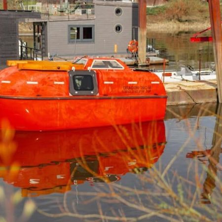 Hotel Ausgebautes Freifallrettungsboot Knutschkugel à Hambourg Extérieur photo